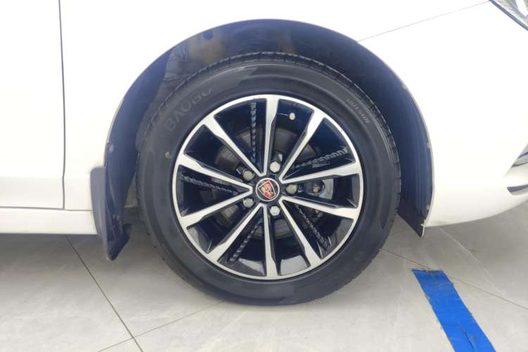 Used Roewe i5 2020 1.5L Automatic 4G Connect Luxury Flagship Edition
