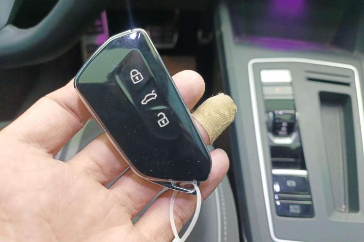 Used Volkswagen Golf 2023 Facelift 280TSI DSG R-Line Lite
