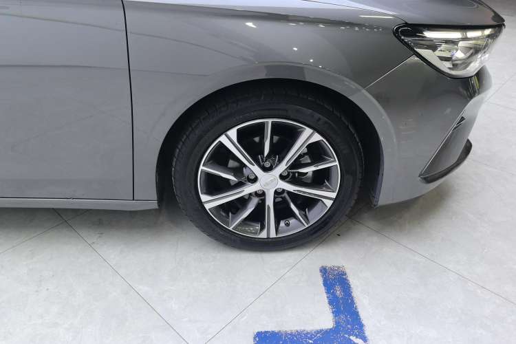 Used Geely Auto Emgrand 2023 4th Generation Champion Edition 1.5L CVT Prestige Model
