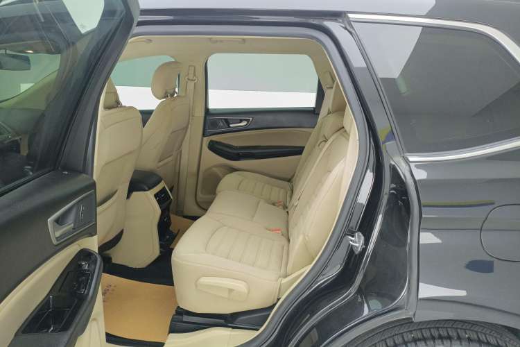 Used Ford Edge 2015 2.0T GTDi Two-Wheel-Drive Elite Edition
