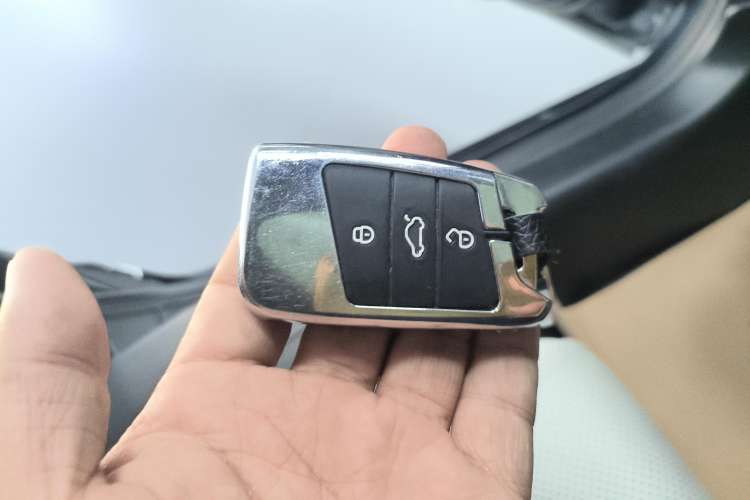 Used Volkswagen Magotan 2023 2 Million Units Commemorative Edition 330TSI DSG Luxury Version
