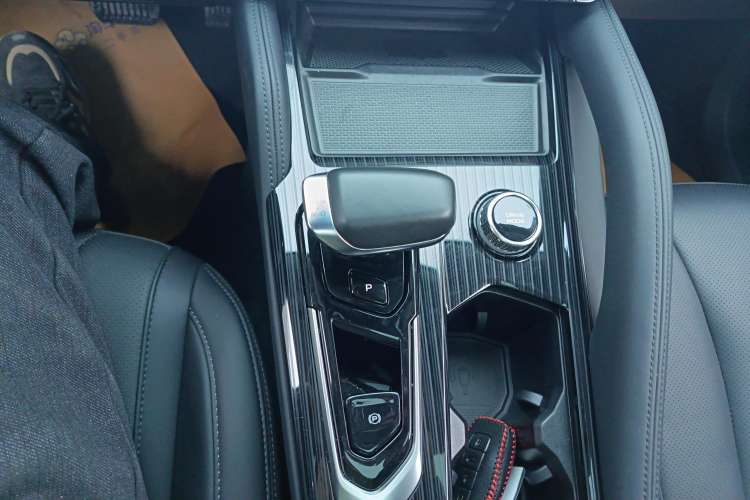 Used Geely Auto Monjaro L 2023 2.0TD High-Power Automatic Two-Wheel Drive Flagship Version
