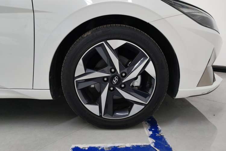 Used Hyundai Elantra 2022 1.5L CVT LUX Prestige Edition
