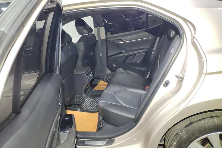 Used Toyota Camry 2019 Revised Version 2.0G Luxury Edition