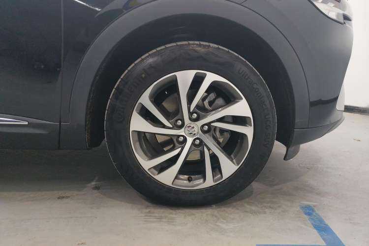 Used Buick Envision 2022 Encore S 552T Two-Wheel-Drive Luxury Model
