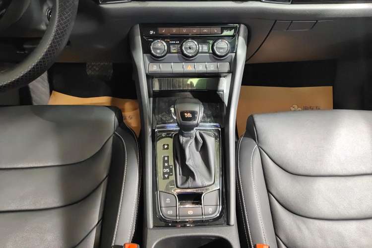 Used Skoda Kodiaq 2017 TSI330 7-Seater Two-Wheel-Drive Luxury Edition
