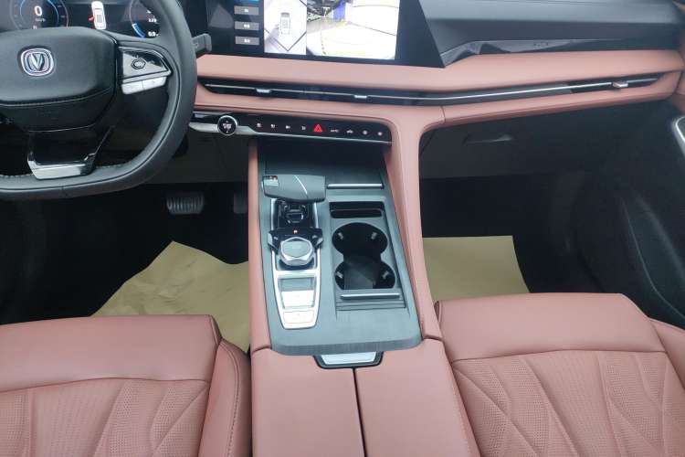 Used Changan CS75 PLUS 2024 3rd Generation Champion Edition 1.5T Intelligent Drive Dynamic Model
