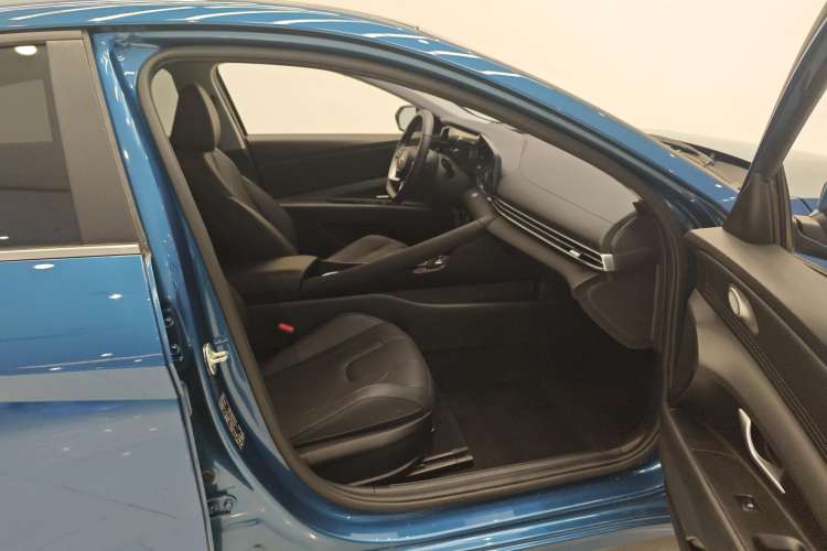 Used Hyundai Elantra 2022 1.5L CVT LUX Prestige Edition
