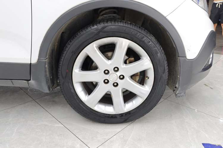 Used Buick Encore 2015 1.4T Automatic Two-Wheel Drive Urban Elite Version
