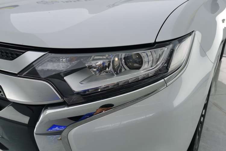 Used Mitsubishi Outlander 2021 Revised Version 2.0L Two-Wheel Drive Comfort Edition 5 Seats
