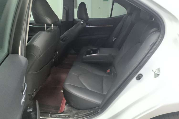 Used Toyota Camry 2023 2.0G Luxury Edition
