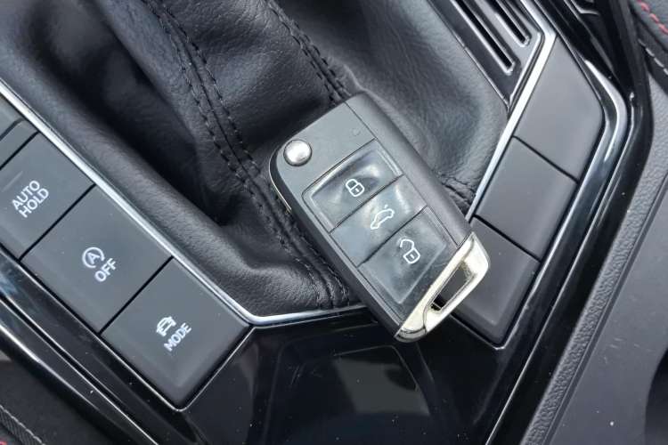 Used Volkswagen Tayron 2020 330TSI Two-Wheel Drive Luxury Smart Connectivity Version
