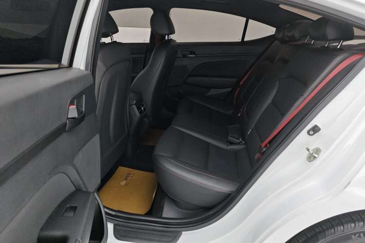 Used Hyundai Elantra 2019 1.4T Dual-Clutch Xuan Dong · Dynamic Model
