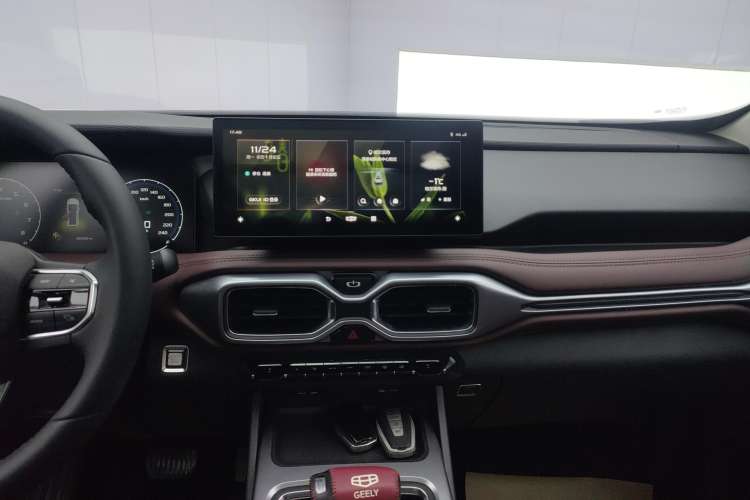 Used Geely Auto Haoyue 2022 1.8TD DCT Luxury 7-Seater
