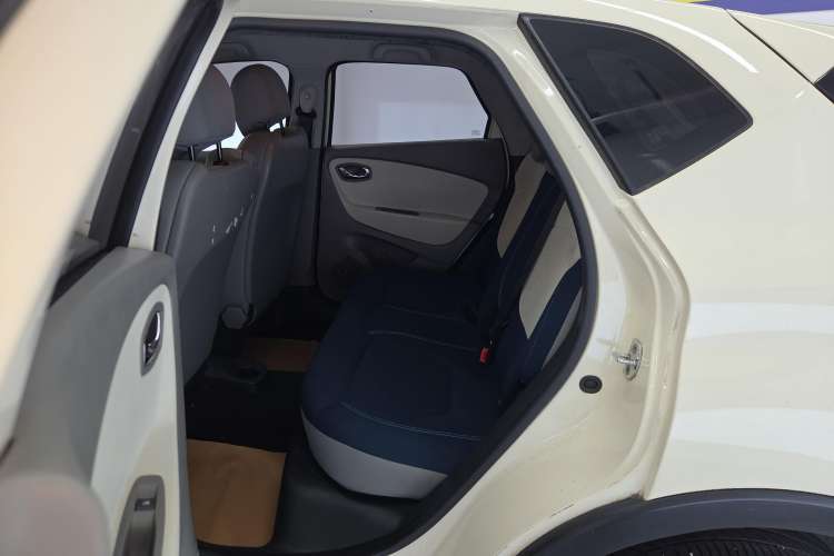 Used Renault Captur 2015 1.2T Automatic Standard Edition
