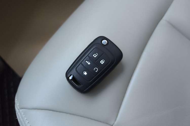 Used Buick GL8 2018 28T Luxury Model China VI Standard
