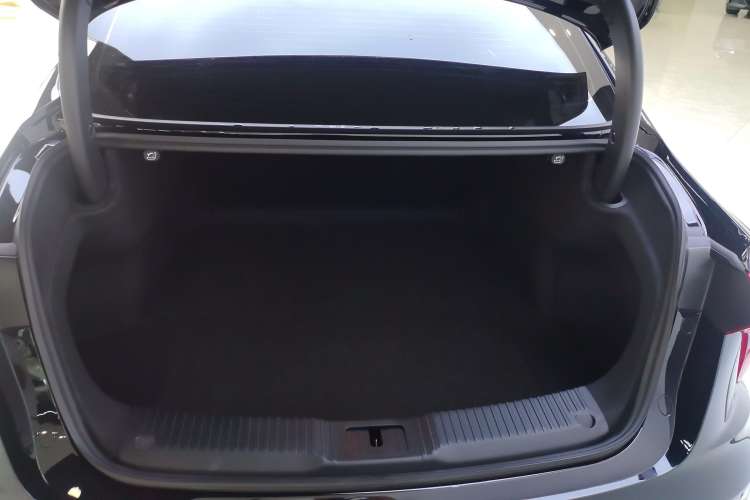 Used Hongqi H5 2024 2.0T Automatic Smart Connect Flagship Edition
