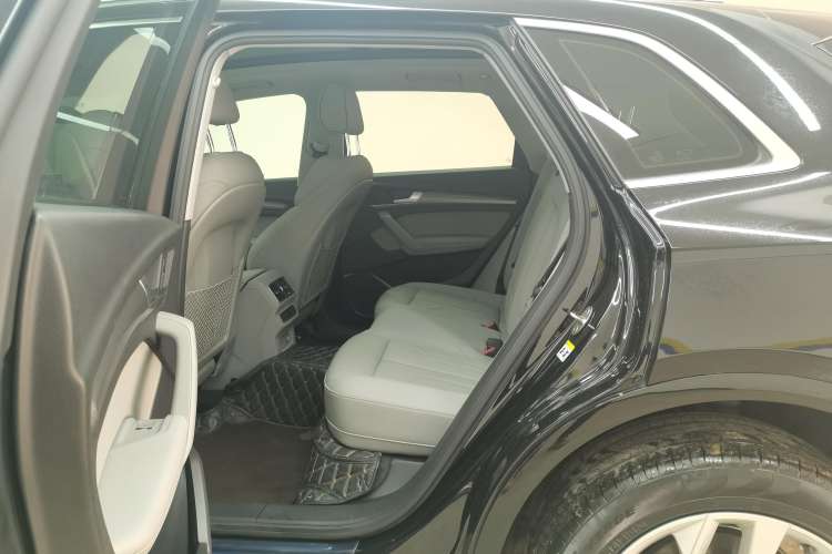 Used Audi Q5L 2022 40T Fashionable and Dynamic Model
