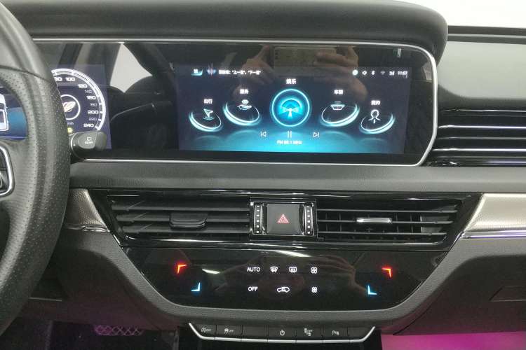 Used Hongqi HS5 2022 Revised Version 2.0T Smart Connect Flagship Edition
