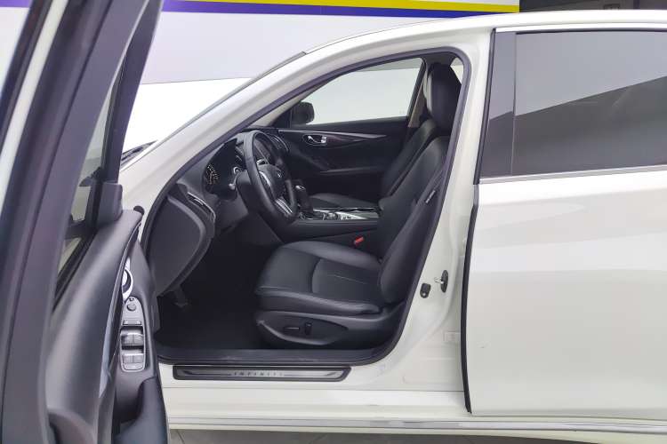 Used Infiniti Q50L 2022 2.0T Comfort Edition
