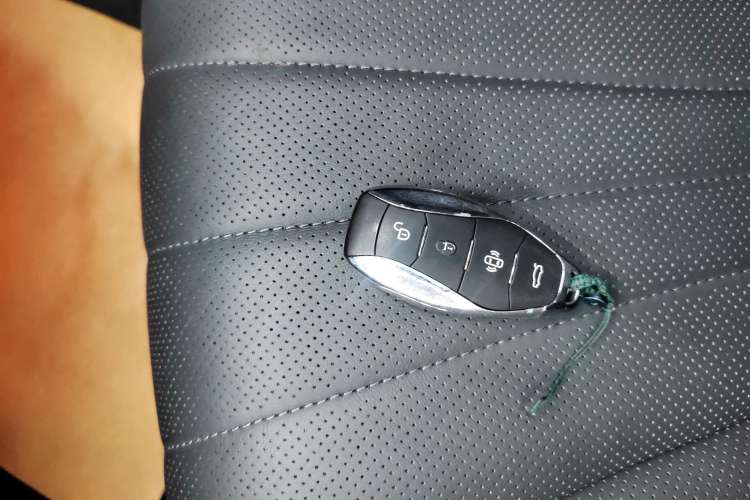 Used Hongqi H5 2023 2.0T Automatic Smart Connect Flagship Edition
