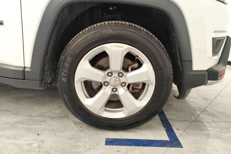 Used  Compass 2017 200T Automatic Family Edition
