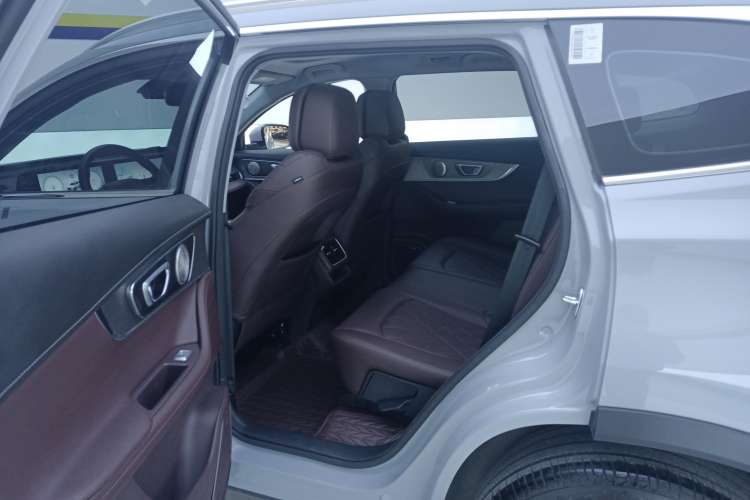 Used Chery Tiggo 8 PRO 2024 Champion Edition 290T Two-Wheel Drive Peak Version 5 Seats
