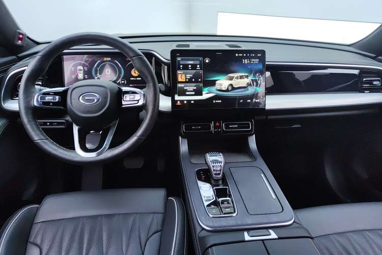 Used GAC Trumpchi GS8 2022 LINGHANG Series 2.0 TGDI Two-Wheel-Drive Luxury Edition (7 Seats)
