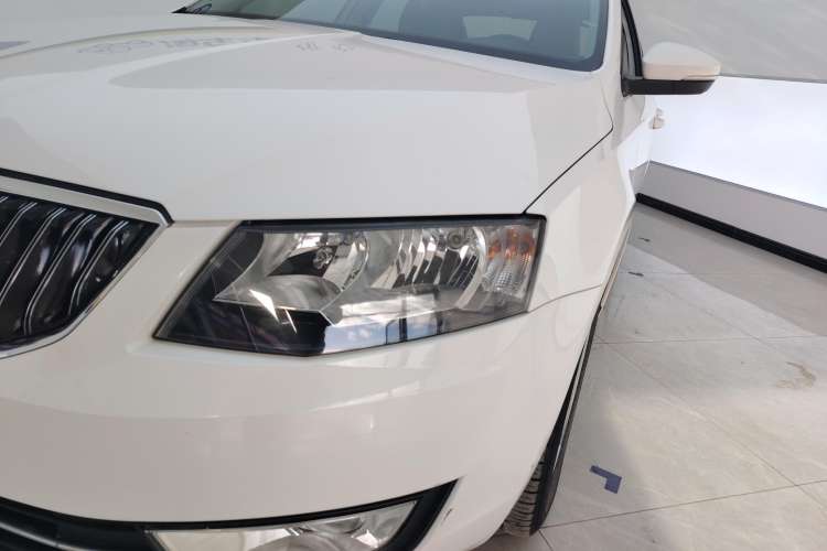 Used Skoda Octavia 2015 1.6L Automatic Yijun Edition
