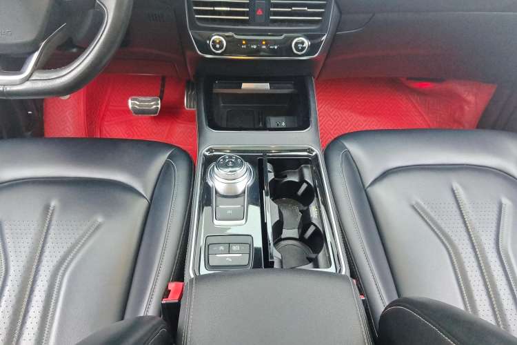 Used Ford Edge 2021 PLUS EcoBoost 245 Two-Wheel-Drive Titanium 7-Seater
