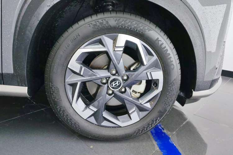 Used Hyundai ix35 2023 Musso 2.0L Deluxe Edition DLX
