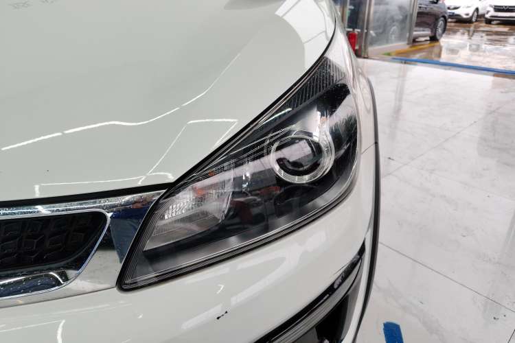 Used Kia KX Cross 2018 1.6L Automatic Dynamic Sunroof Version
