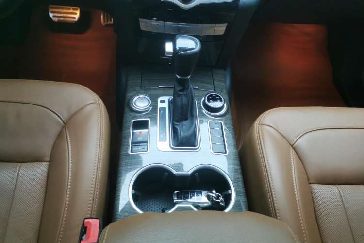 Used Haval H9 2015 2.0T Four-Wheel Drive Luxury 7-Seater
