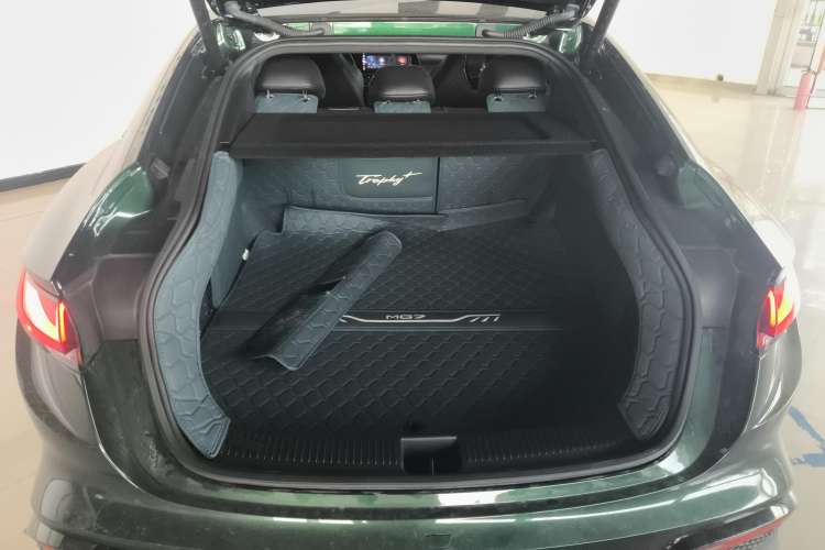 Used MG 7 2023 2.0T Automatic Trophy+ Ignition Glory Edition
