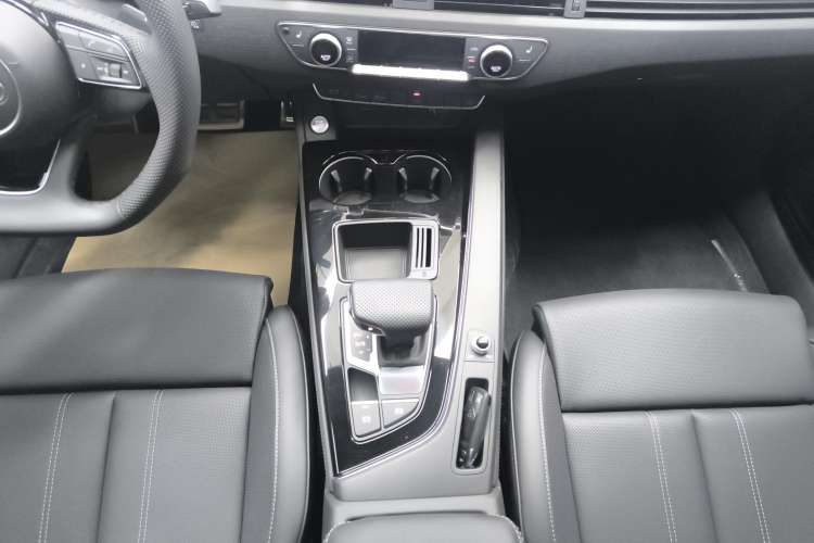 Used Audi A4L 2024 40 TFSI Luxury Dynamic Edition
