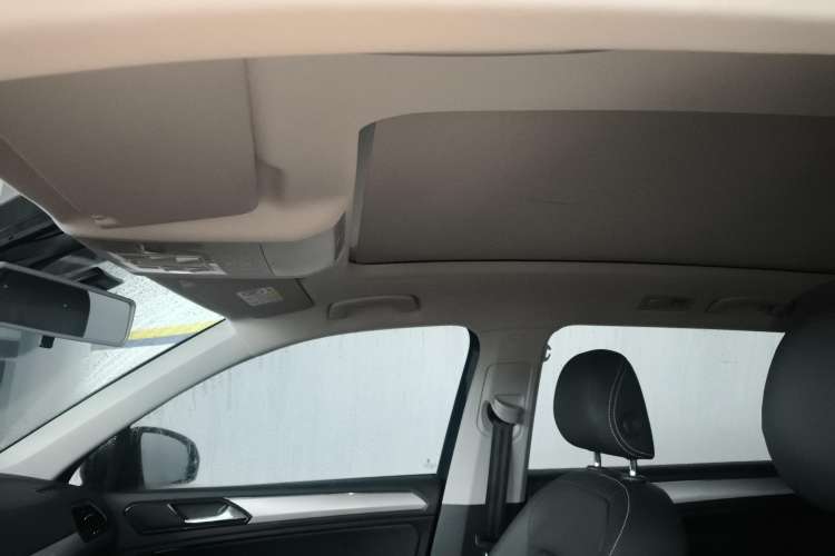 Used Volkswagen Tiguan L 2019 330TSI Automatic Two-Wheel Drive Panoramic Comfort Edition China V Standard
