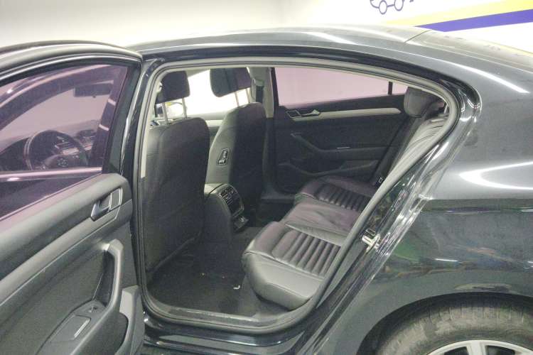 Used Volkswagen Magotan 2018 330TSI DSG Advanced Model
