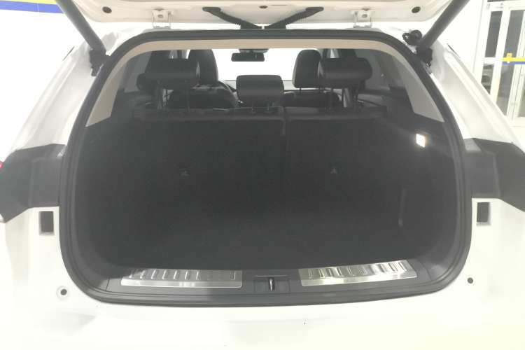 Used Wey VV6 2018 2.0T Two-Wheel Drive Flagship Version China V Standard
