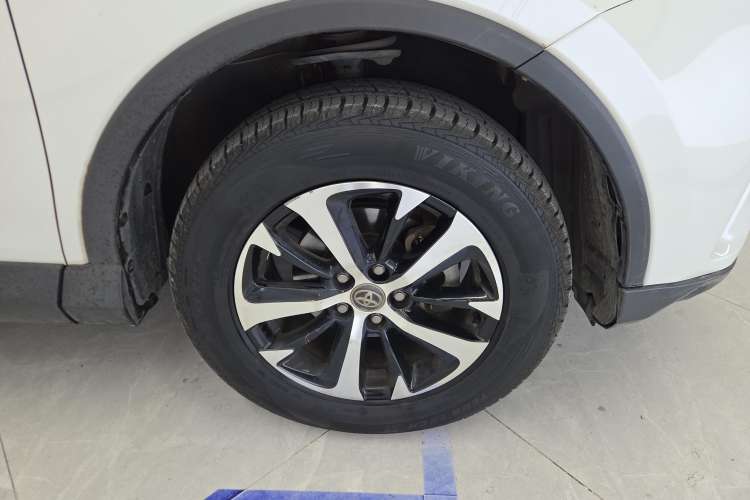 Used Toyota RAV4 2016 2.0L CVT Two-Wheel Drive Urban Edition China V Standard
