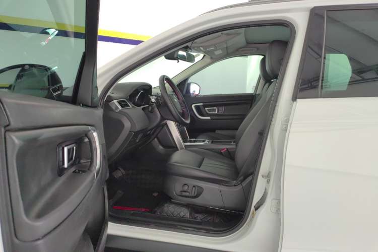 Used Land Rover Discovery Sport 2018 240 PS SE Version
