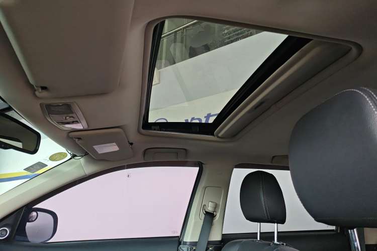 Used Mitsubishi Outlander 2018 2.0L Two-Wheel-Drive Jiale Edition 7-Seater
