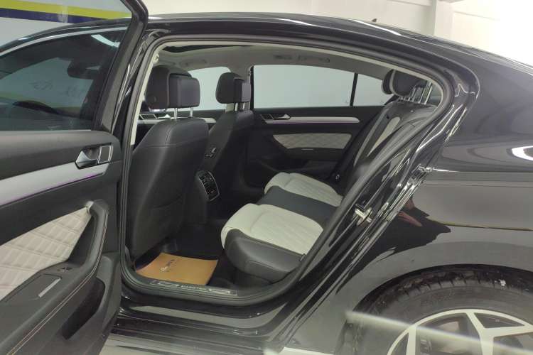 Used Volkswagen Magotan 2023 2 Million Units Commemorative Edition 330TSI DSG Luxury Version
