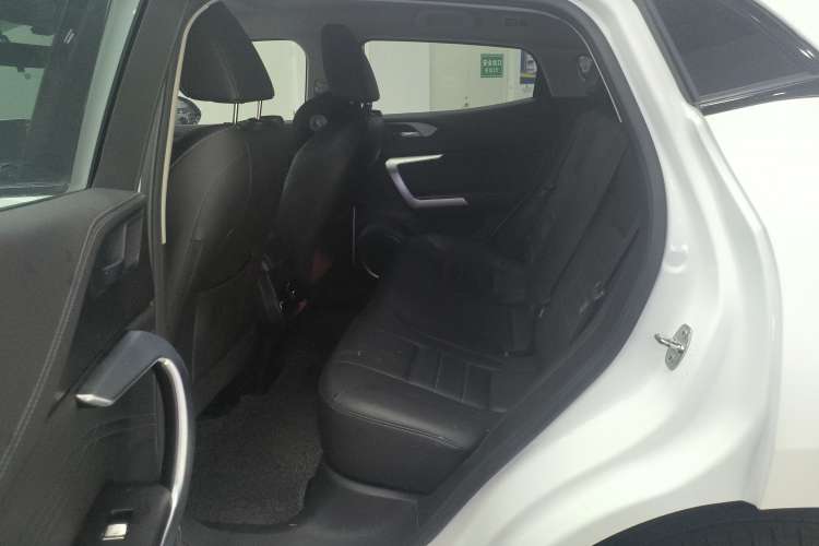 Used Wey VV5 2021 1.5T Two-Wheel Drive Color Pioneer