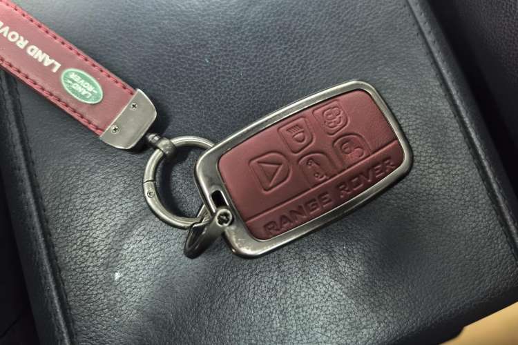 Used Land Rover Discovery Sport 2018 240 PS PURE Edition
