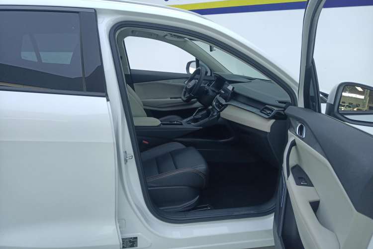 Used Lynk & Co 06 EM-P 2022 PHEV 84 km Range Pro Version
