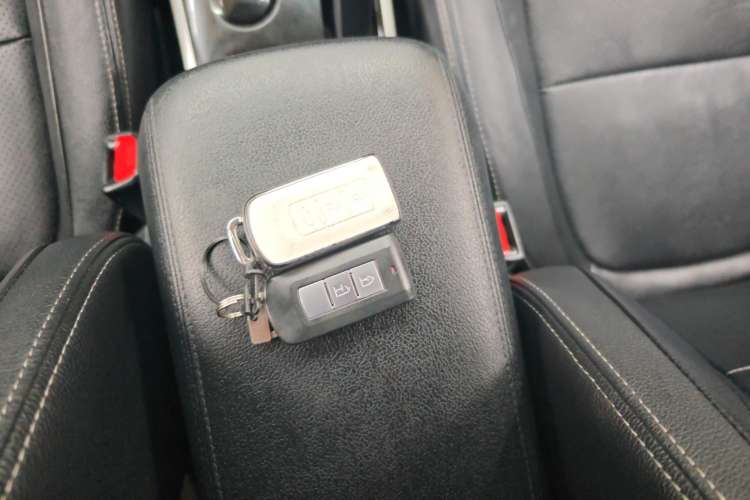 Used Mitsubishi Outlander 2018 2.0L Two-Wheel Drive Glory Edition 5 Seats