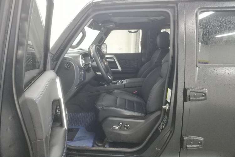 Used Beijing Auto BJ40 2023 2.0D Automatic Four-Wheel Drive Blade Hero Edition Adventurer Type
