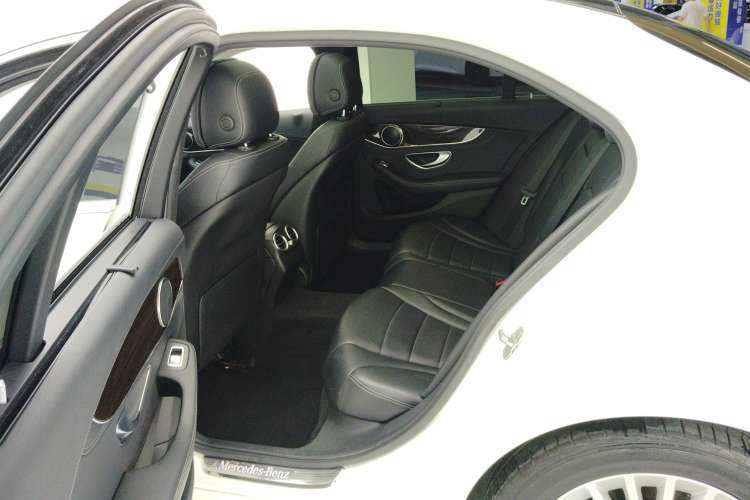 Used Mercedes-Benz C-Class 2015 C 200 L
