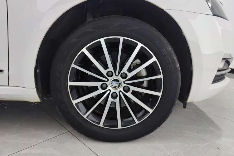 Used Skoda Octavia 2019 1.5L Automatic Smart Drive Luxury Edition China VI Standard
