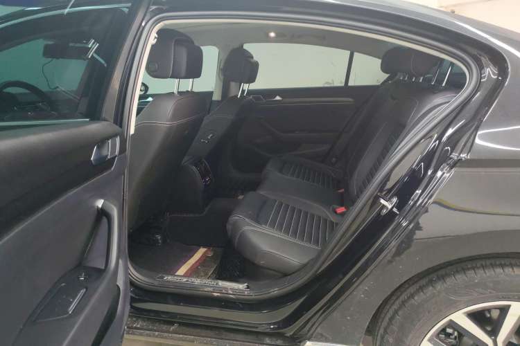 Used Volkswagen Magotan 2020 330TSI DSG Leading Model
